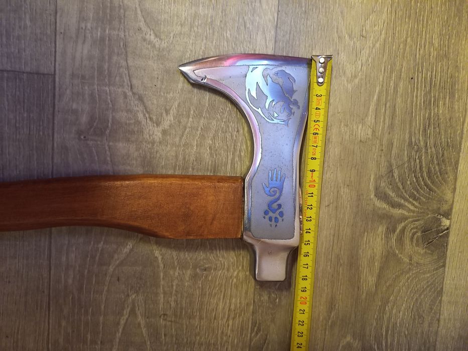 Siekiera. Tomahawk.