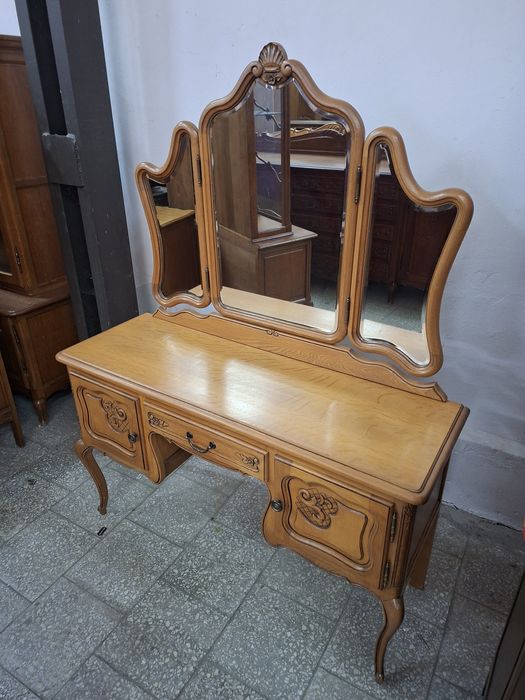 Francuska toaletka ludwikowska