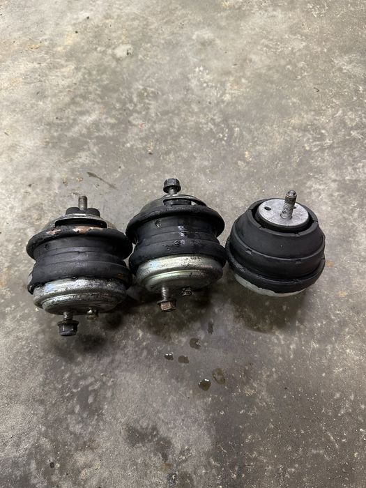 Моторні подушкі BMW e 38 730 d