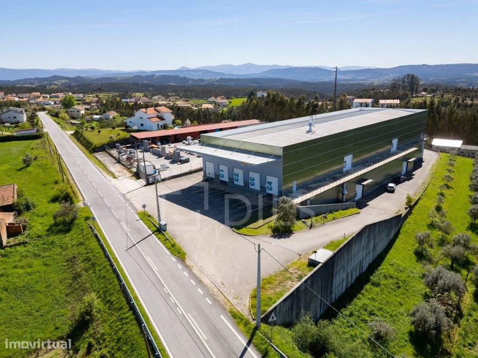 Armazém para arrendar no FactoryHub em Covais, Penacova