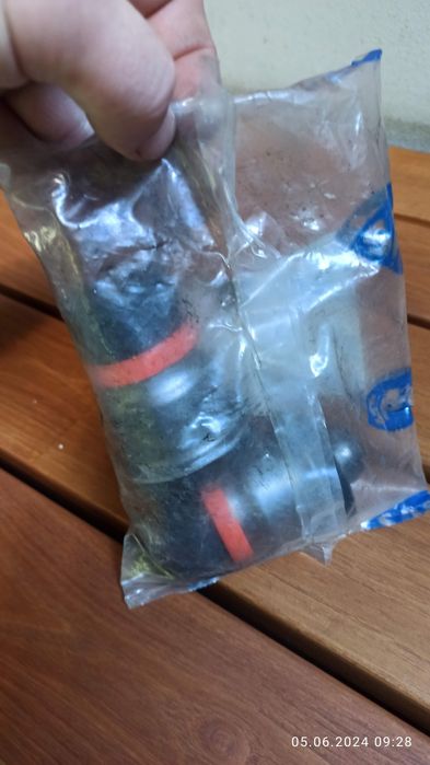 Сайлентблок підрамника переднього задній 2704096 sasic