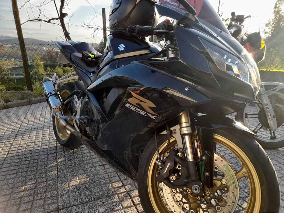 Moto suzuki gsxr 600k9