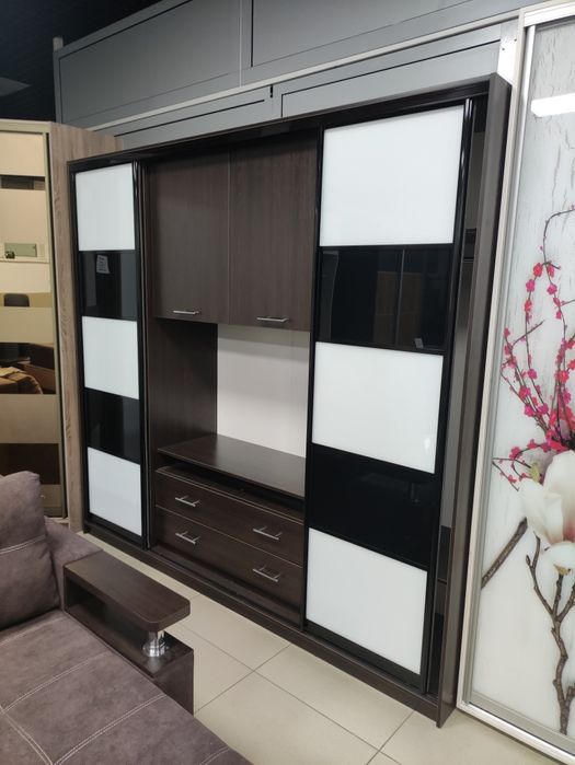 Шафи-купе з нішею під тв, шафи-купе у вітальню, шафи Вінниця