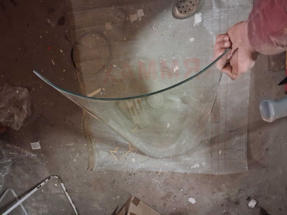 Скло вигнуте для