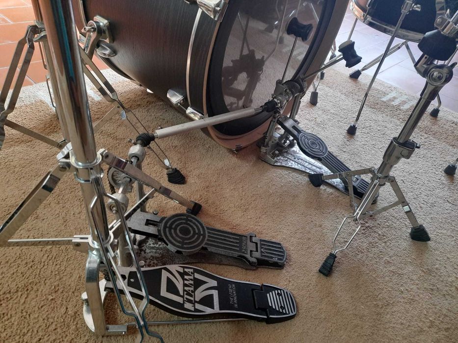 Bateria tama imperialstar (4 timbalões, acabamento em madeira)