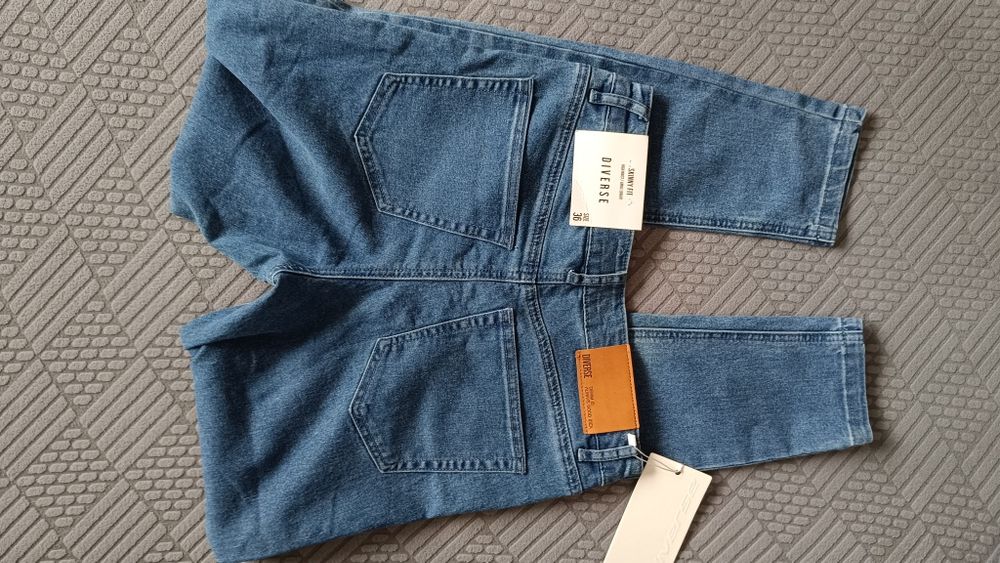 Nowe spodnie Diverse 36