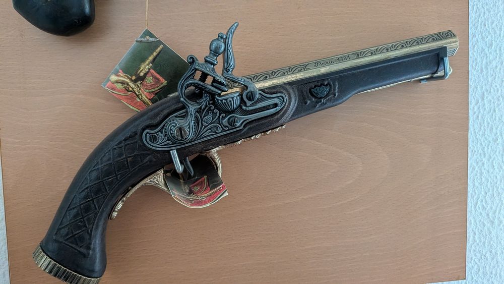 Pistolas decorativas