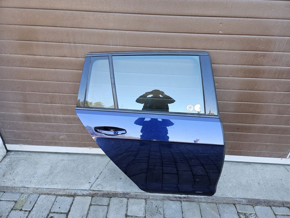 Двері задні праві в зборі VW Golf 7 універсал 2012-2019р.