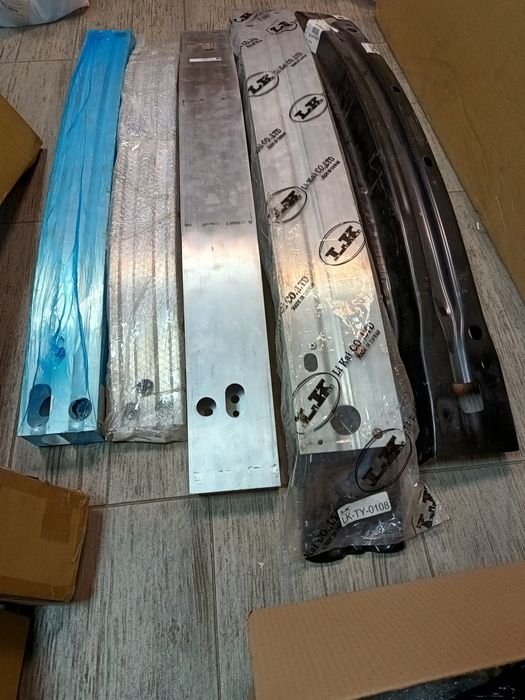 Усилитель бампера Camry 70 Lexus ES NX RX RAV 4 Venza