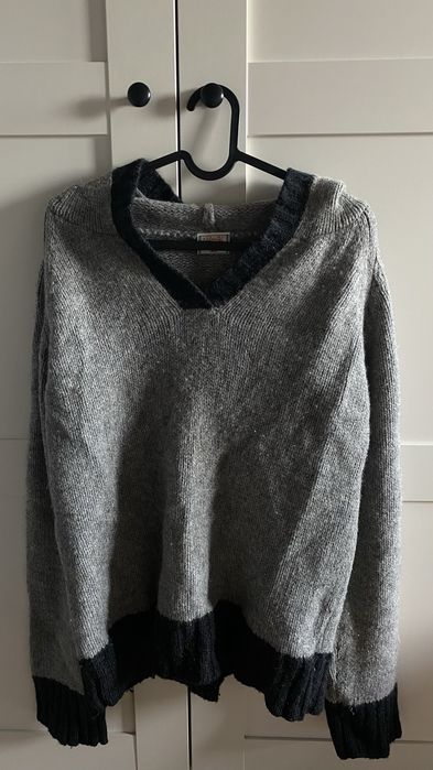 Sweter wełniany 100% wool z kapturem szary