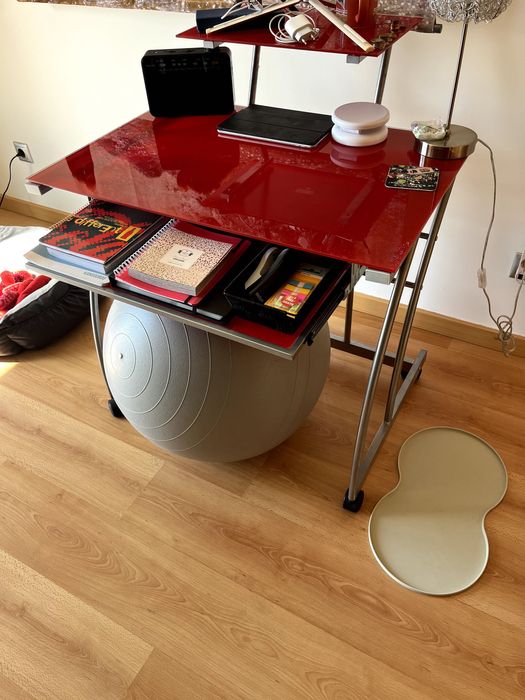 Secretária Moderna e Compacta à Venda