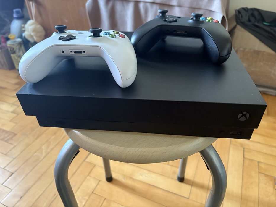 Приставка Xbox one x