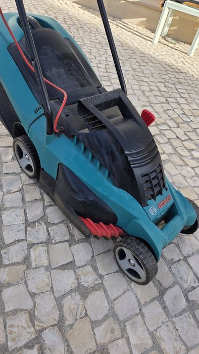 Máquina cortar relva Bosch
