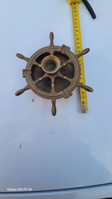 Продам  пепельницу  подсвечник из ронзиб