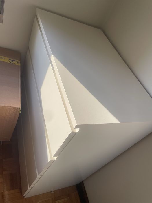Cómoda quarto branco ikea