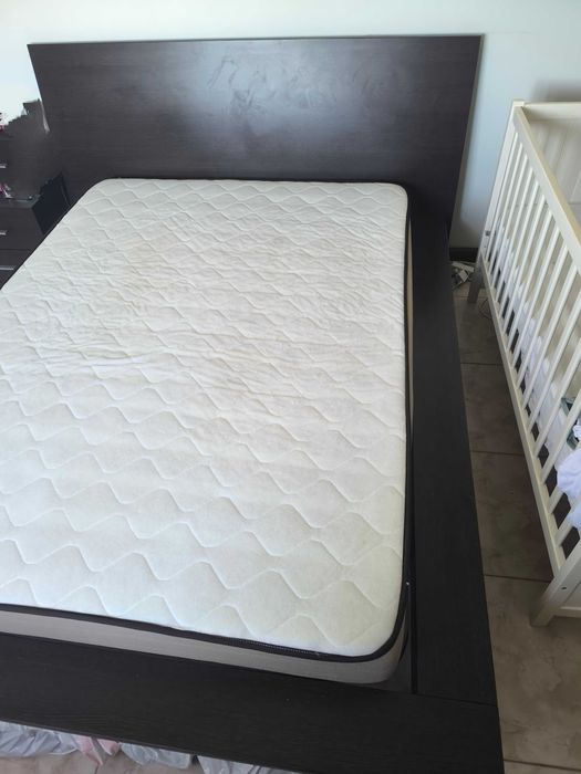 Cama de casal com estrado