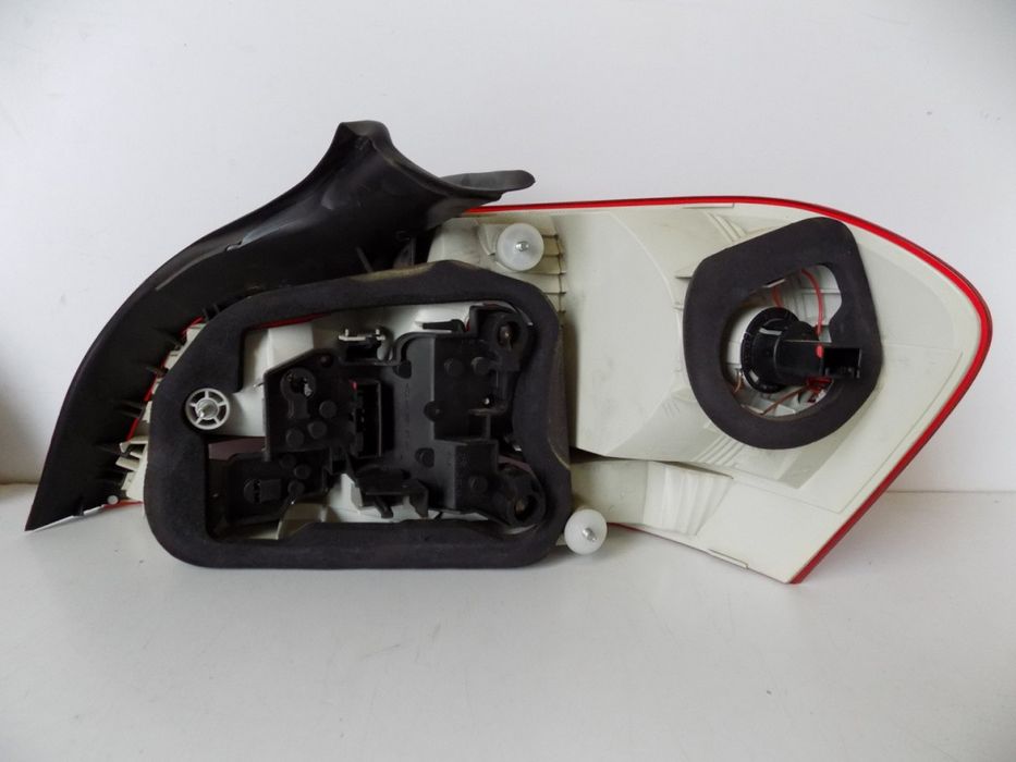 BMW 1 E82 / E88 Lampy Tylne Prawa / Lewa - 11806