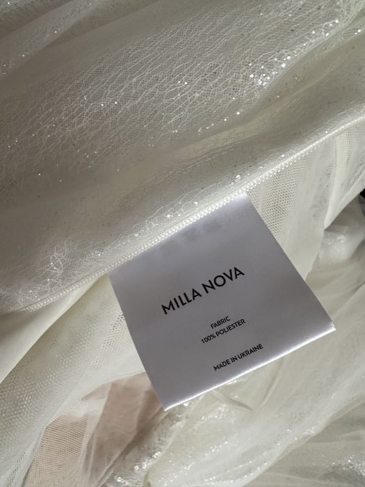 Весільна сукня зі шлейфом «Milla Nova»