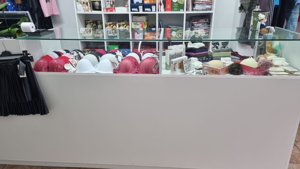 Balcão com arrumação