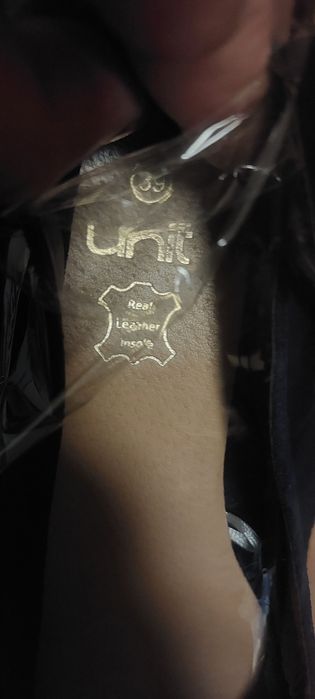 Dois pares de sapatos rasos