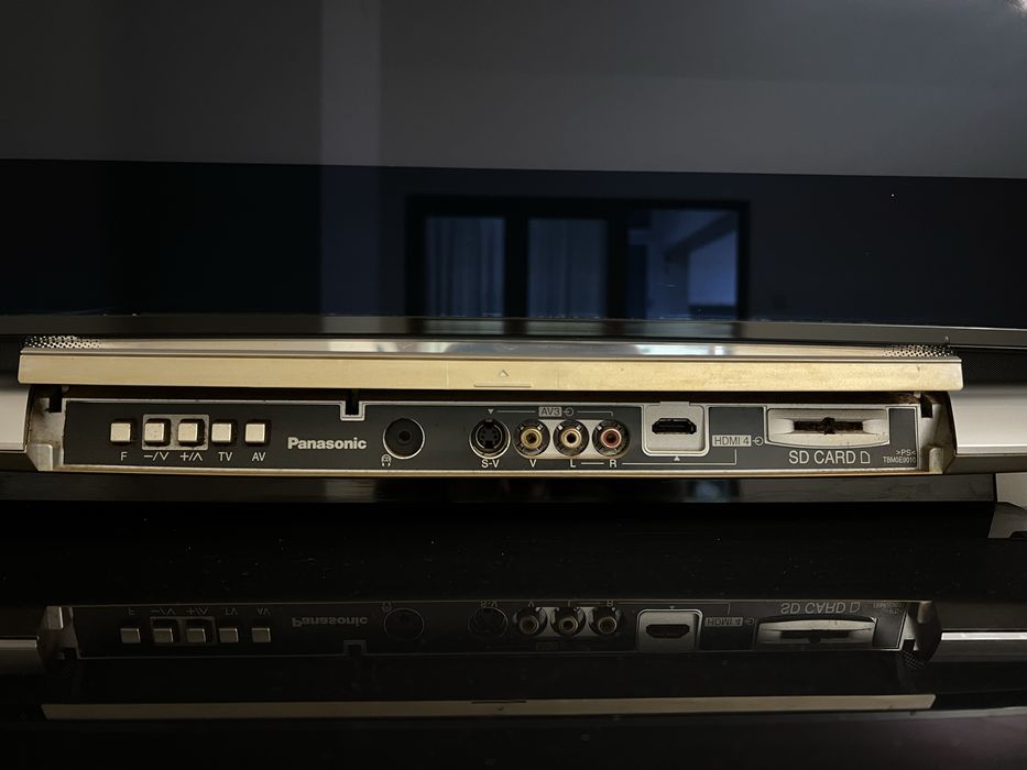 televisor de plasma Panasonic VIERA, modelo TH-50PZ800E com comando