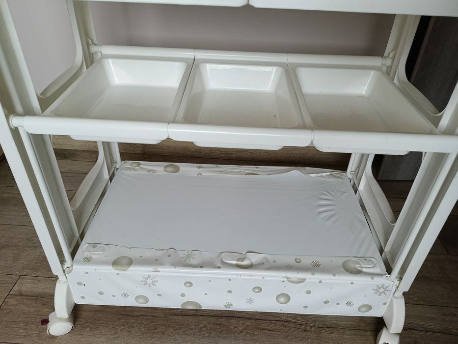 Wielofunkcyjny przewijak z wanienką