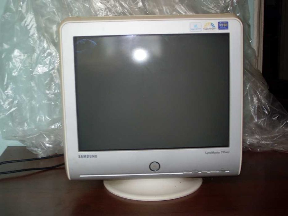 Монитор "Samsung" Sunc Master 795 MB +