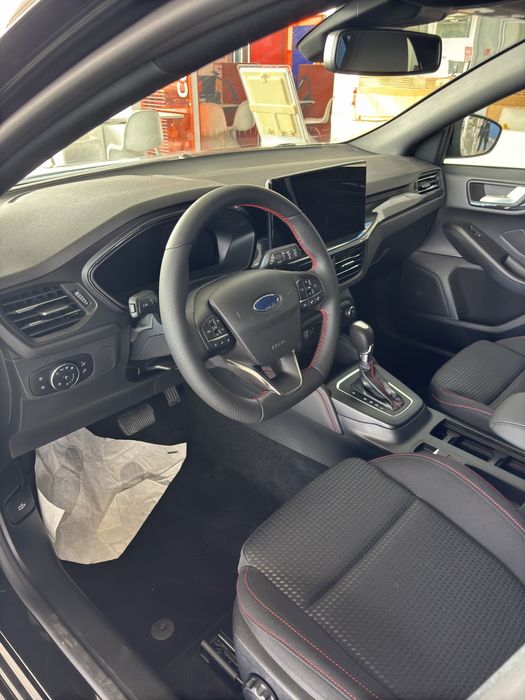 Ford Focus station ST line X  , plano de manutencāo 4 anos!