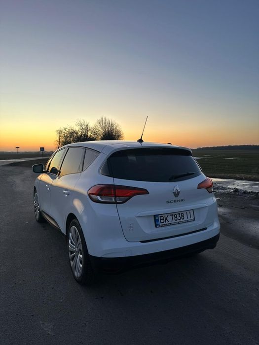 Продам автомобіль Рено сценік 4