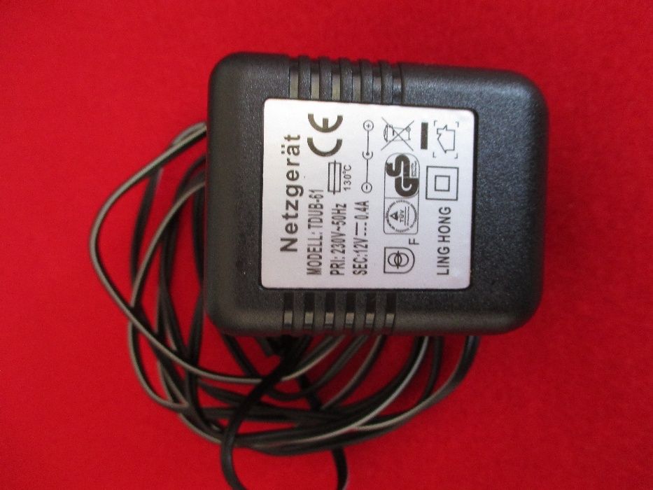 Carregador Netzgerat 12v 0,4A 230v-50hz Como NOVO