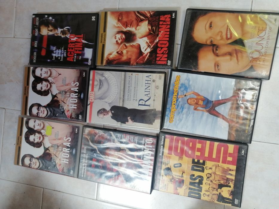 Vendo três sacos de filmes de DVD's