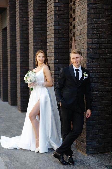 Весільна сукня у розмірі М