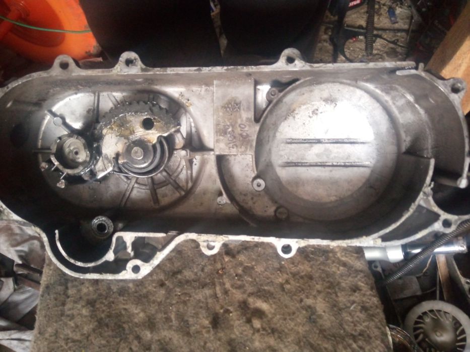 Продам кришку варіатора на 139qmb