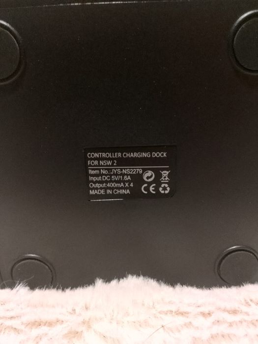 Stacja ładująca RGB JYS NS2279 do kontrolerów Nintendo Switch 2