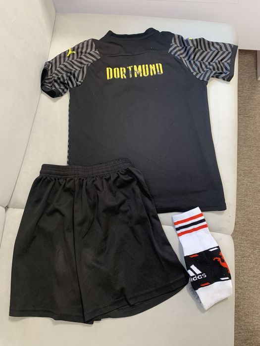 Футбольная Форма  и гетры  12лет 152см