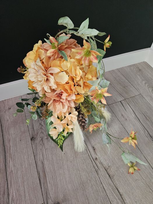 Komplet kompozycji nagrobnych. Zestaw funeralny. Komplet na pomnik