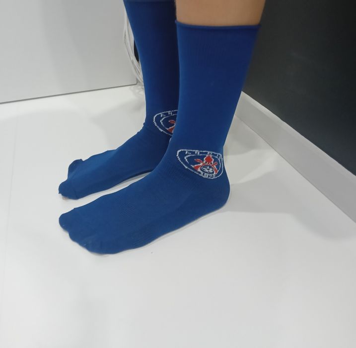 Getry piłkarskie Adidas i PSG – komplet 2 pary, stan bardzo dobry