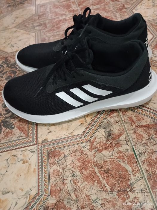 Продам легкі та зручні кросівки від Adidas
 Ідеальний варіант для
