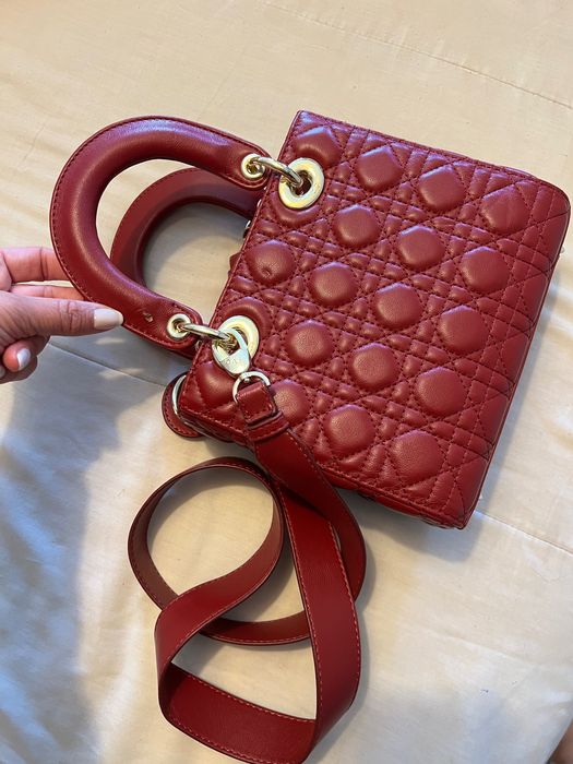 Bolsa CD - vermelha - Com alça de ombro - semi nova