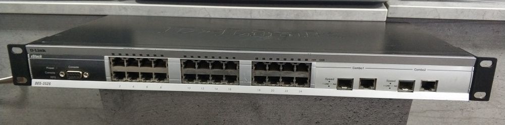Коммутатор  D-Link DES-3526