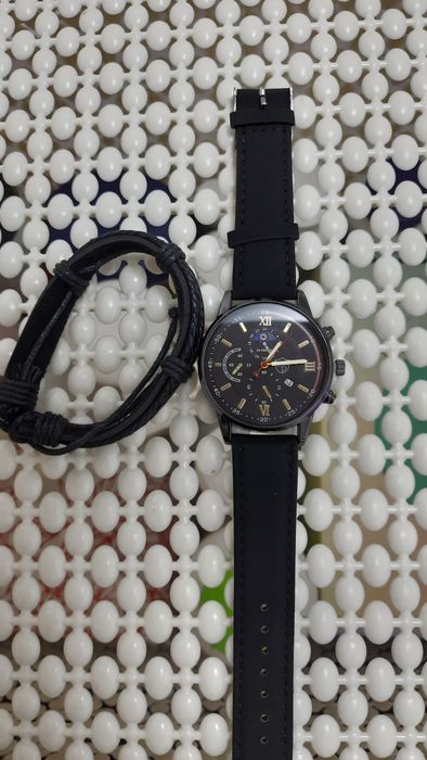 Чоловічий годинник