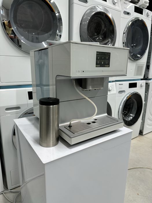 Кофеварка/кавомашина Miele CM7300