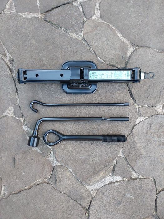 Докатка, домкрат, ключі, вкладиш Hyundai Elantra CN7 (2020-н.ч.)