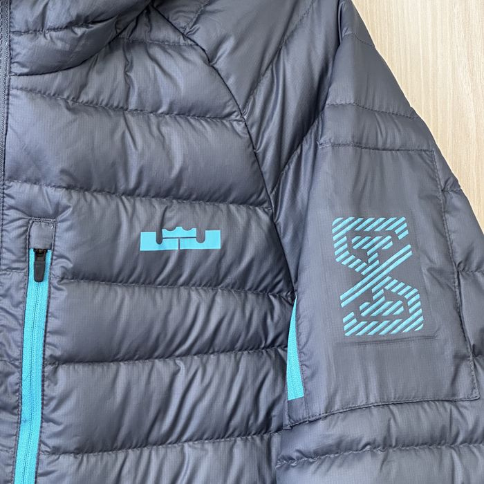 Оригінальна куртка Nike LeBron Hybrid Down розмір М