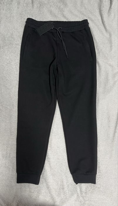 Продам чоловічі спортивні штани.