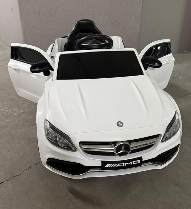 Mercedes C63 AMG COUPE  - Criança