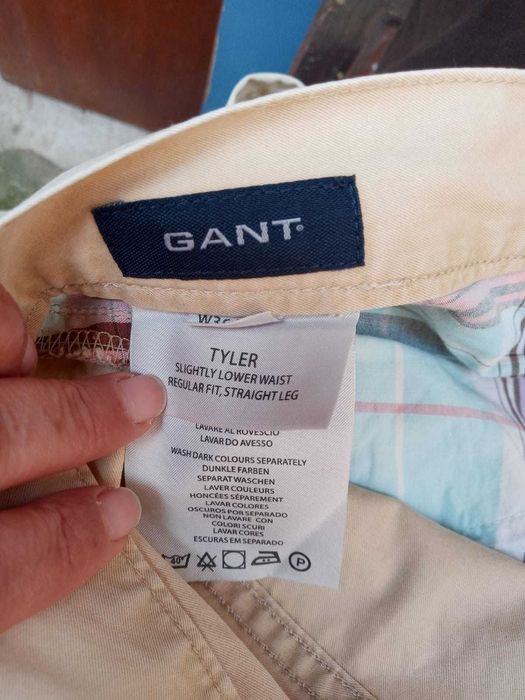 2 Men's Trousers: 1 Hugo BOSS, 1 GANT64737830592771122