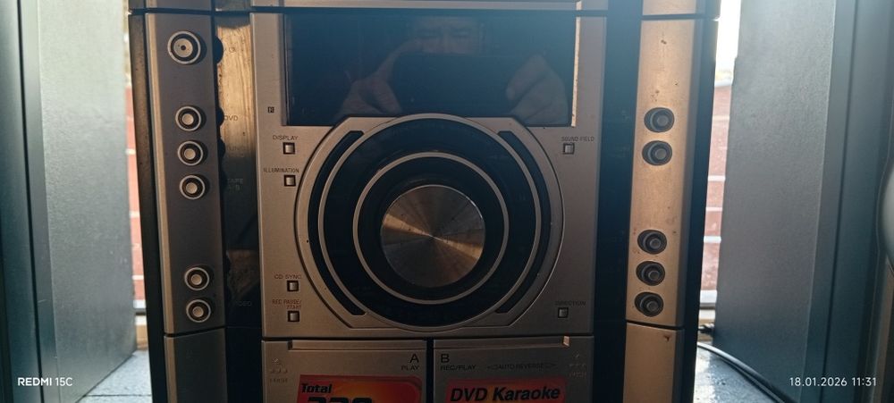 Продам музыкальный центр караоке рабочий