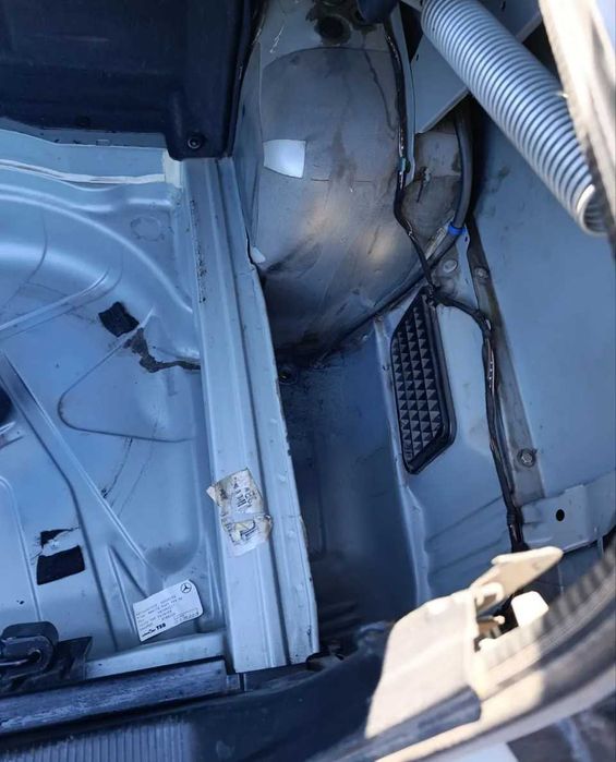 Mercedes-Benz E-class W210