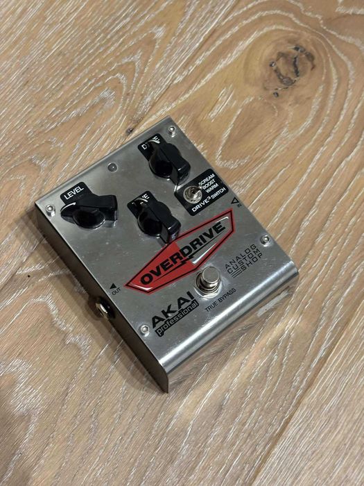 Overdrive distortion efekt gitarowy AKAI Drive 3